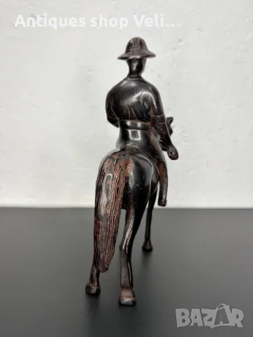 Бронзова скулптура №6642 , снимка 4 - Антикварни и старинни предмети - 49620400