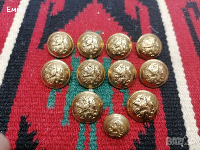 Лот антикварни военни копчета 