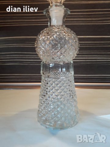 Стара кристална гарафа