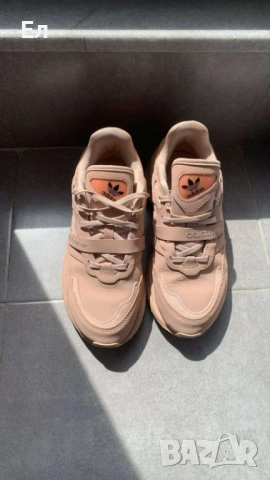 Дамски маратонки ADIDAS, снимка 2 - Маратонки - 53128562