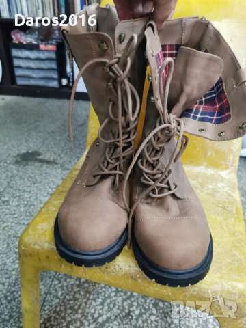 Страхотни боти 42 номер , снимка 2 - Мъжки боти - 38010632