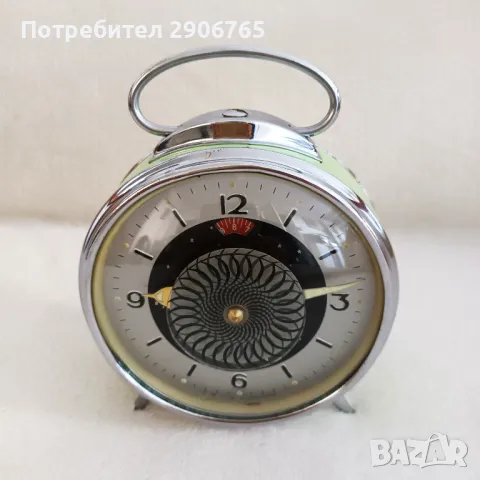 Часовник будилник анимиран Китайски от 80те работещ