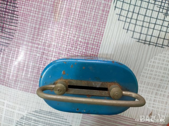 Стара соц.касичка ДСК, снимка 2 - Антикварни и старинни предмети - 43791646