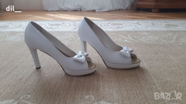 Нови Бели отворени обувки токчета на панделка естествена кожа, снимка 2 - Дамски обувки на ток - 32827113