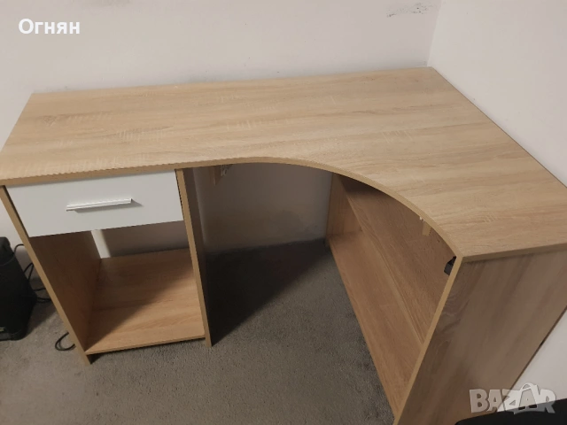 Ъглово бюро