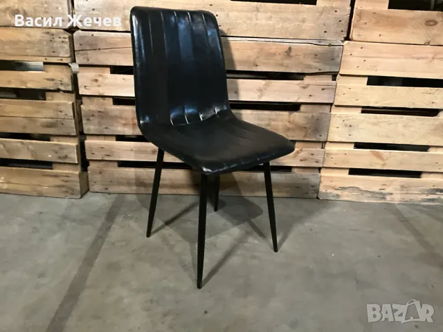 Трапезен стол, еко кожа (черен или сив цвят)