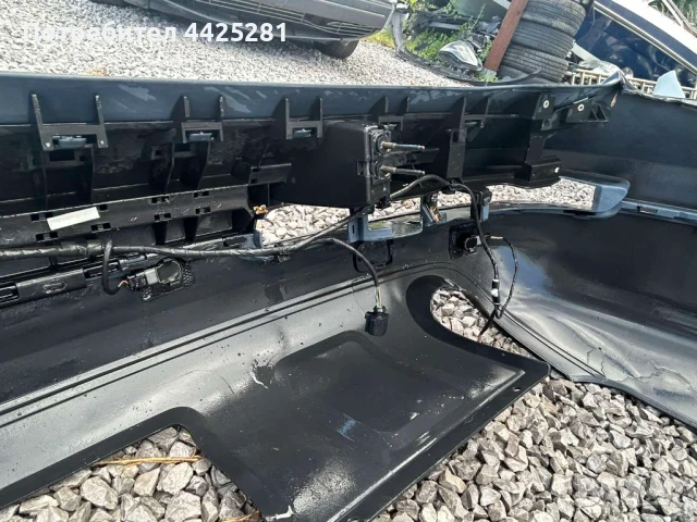 задна броня Audi Q7 2006-2015г. с парктроници и модул #070S, снимка 7 - Части - 50537538