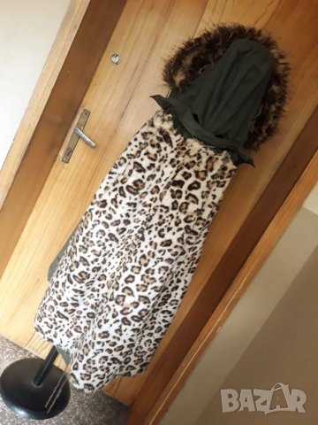 Маслено зелено яке парка с тигров хастар и качулка с косъм размер С , снимка 2 - Якета - 26740495