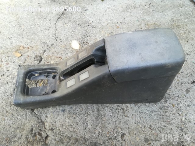 Nissan Navara Нисан Навара подлакътник  централна конзола стойка чаши, снимка 7 - Части - 42972389