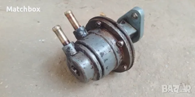 Бензинова помпа за Мерцедес 124 карбуратор 200Е, снимка 2 - Части - 47758586