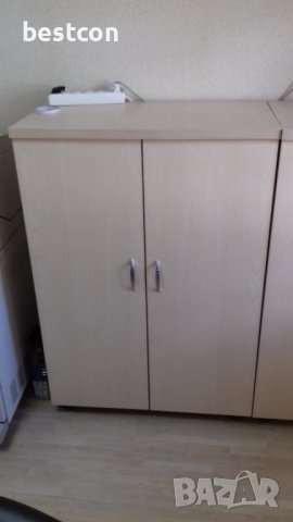 Секция ниска затворена-2 бели врати, 3 рафта