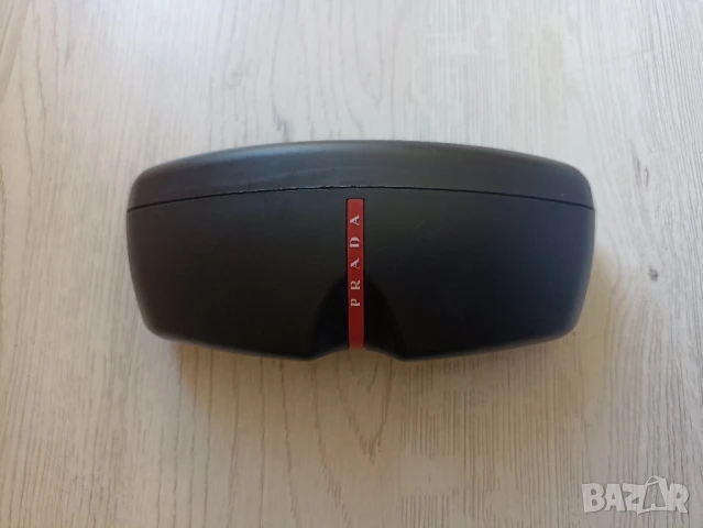 Оригинални слънчеви очила Prada,Love Moschino калъфи, снимка 6 - Слънчеви и диоптрични очила - 51326448