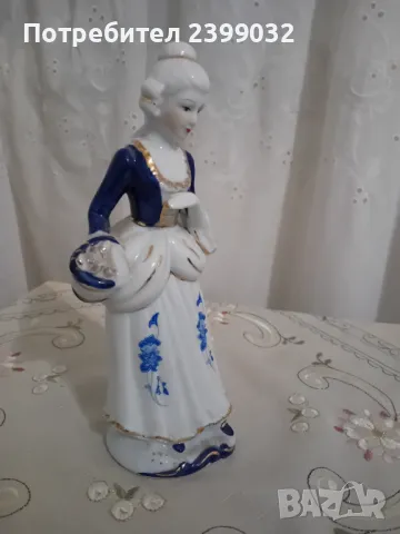 Продавам красива порцеланова фигура, снимка 3 - Статуетки - 49183492