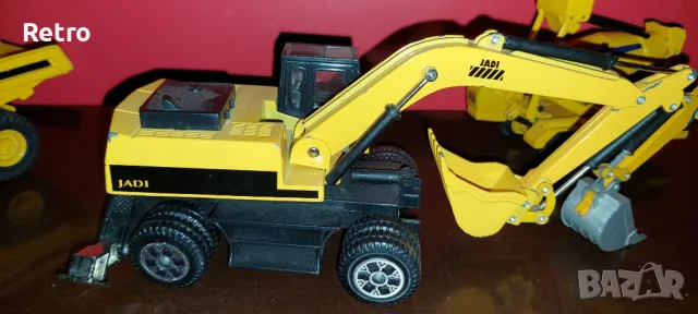 Мащабни модели на строителна техника, снимка 8 - Коли, камиони, мотори, писти - 49254352