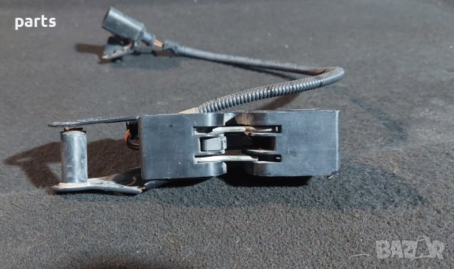 Ключалка Преден Капак VW Голф 5 N, снимка 4 - Части - 43900089