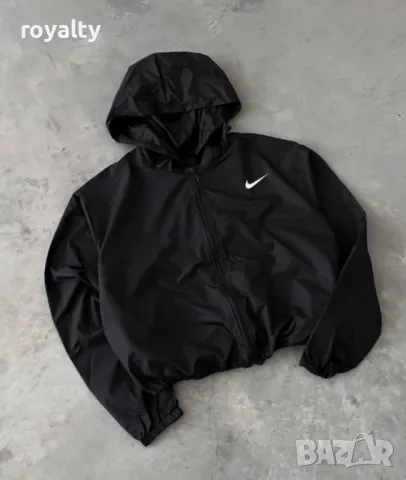 Nike дамска ветровка , снимка 2 - Спортни екипи - 49935101