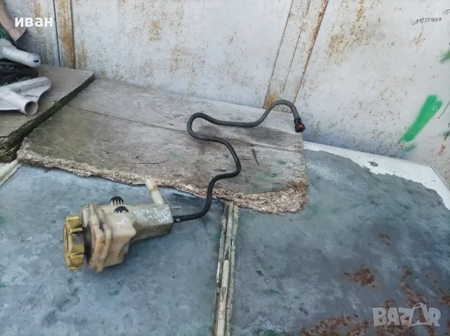 Казанче хидравлична течност за Мазда 2 1.4 CD. 68 кс. 2003 год., снимка 1