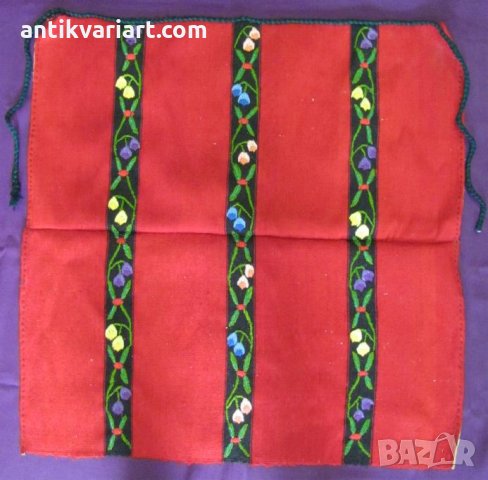 19 век Фолк Арт Престилка за женски костюм