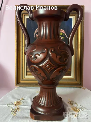 Голяма керамична амфора с невероятен релеф.Перфектно състояние.