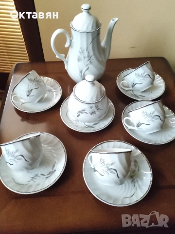 Порцеланов сервиз за чай
