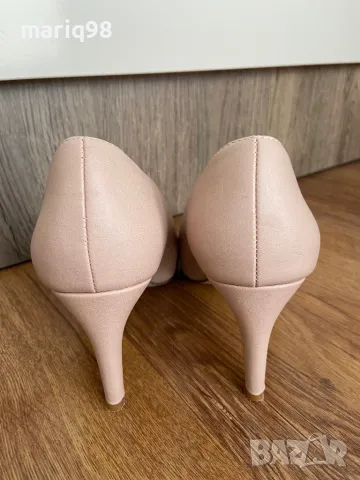 Обувки, снимка 2 - Дамски обувки на ток - 49531054