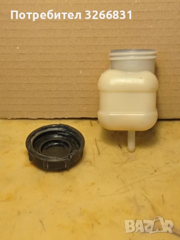 ВАЗ Лада Жигули 2101-казанче спирачна течност съединител СССР , снимка 2 - Части - 50950223