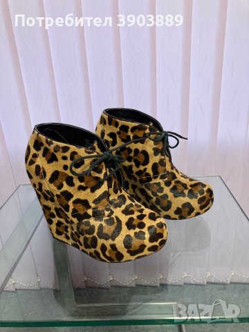 Prodavam, снимка 3 - Дамски боти - 43526918