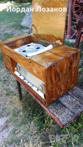 Радио-грамофон, снимка 3 - Грамофони - 51365465