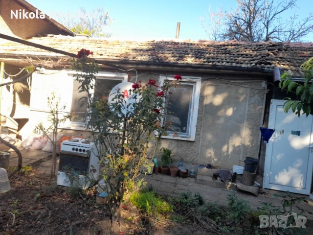 Продавам двуетажна къща в село Царев брод , снимка 2 - Къщи - 47125568