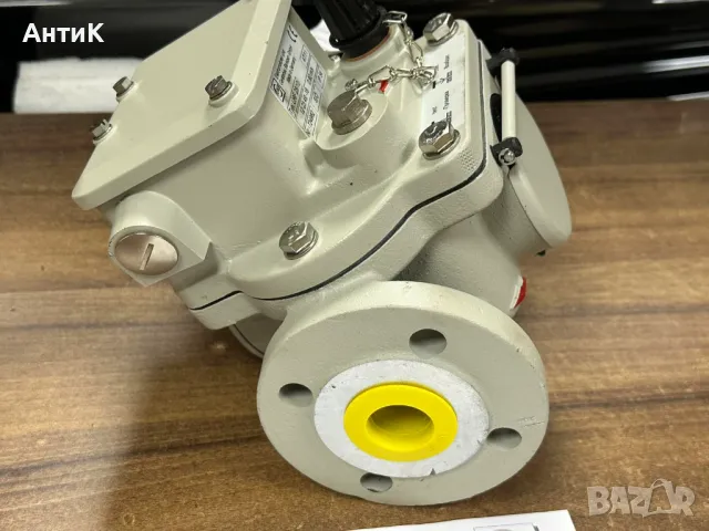 Предпазно Газово Реле Бухолц EMB URF 25/10, снимка 5 - Други машини и части - 50041998