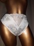 М/L Сатенени бели бикини на релефни цветя , снимка 1