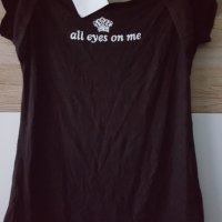 Тениска с дантела Надпис лице: queen of fucking everything надпис гръб: all eyes on me, снимка 2 - Тениски - 32838951