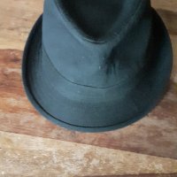 шапка тип бомбе мъжка Zara Man размер М, черна, плътен качествен плат в черно, снимка 1 - Шапки - 43536163