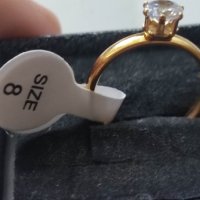 Позлатен пръстен с Мойсанит , снимка 4 - Пръстени - 42959563