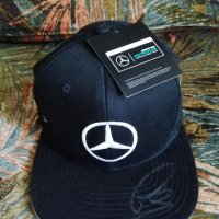 Mercedes Lewis Hamilton нова шапка с автограф AMG F1 Petronas Мерцедес Хамилтън , снимка 3 - Фен артикули - 37621320