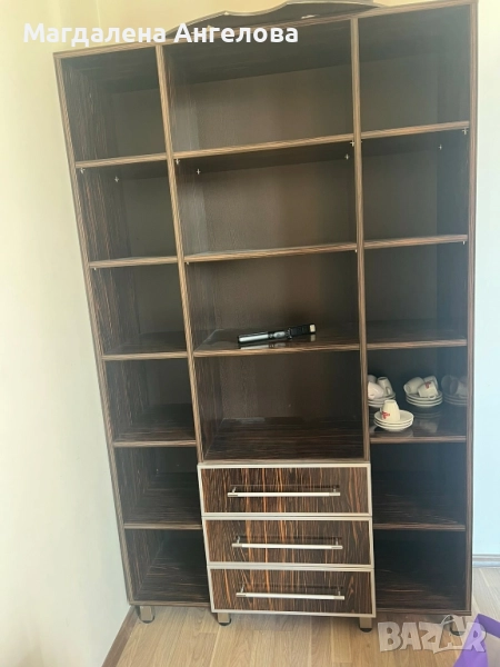 Дървен шкаф-стелаж, снимка 1