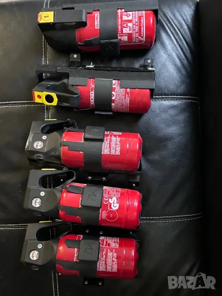 немски пожарогасител със стойка за вграждане под седалка на мпс, снимка 1