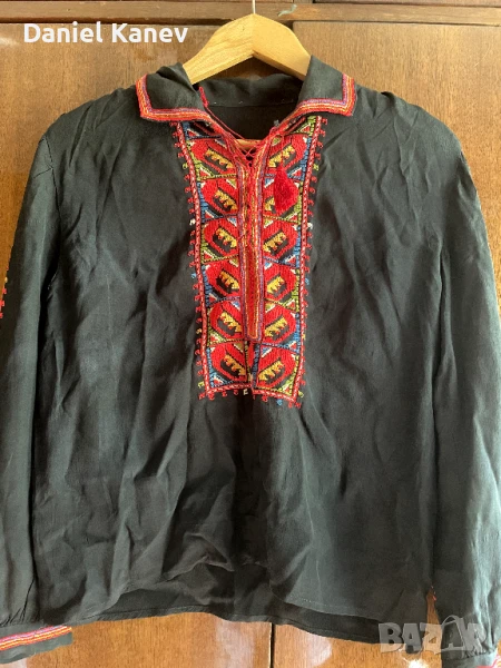 Фолклорна риза, снимка 1