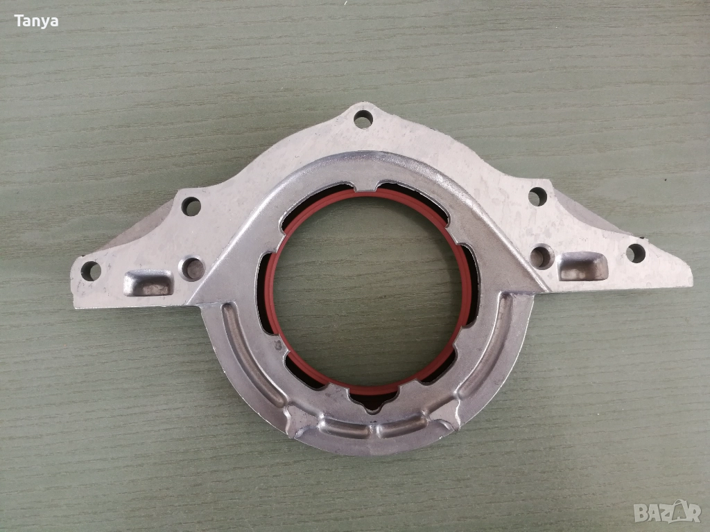 Капачка  / тяло заден семеринг колянов вал Polonez Fso Fiat 125p, снимка 1