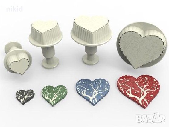 4 бр назъбени сърце сърца с релеф пластмасови с бутало форми резци за тесто фондан сладки декор , снимка 1
