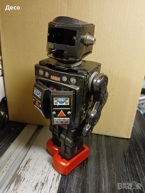 Стара ламаринена играчка робот., снимка 1