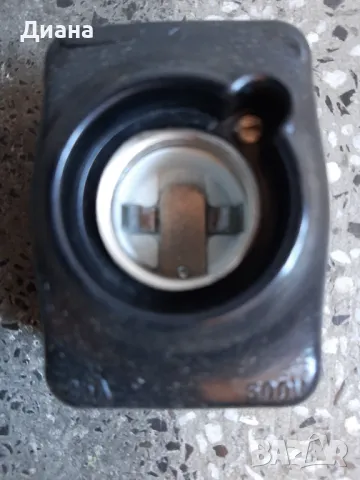 Панцер. Основи за предпазители (бушони) 25А и 63А - черни и бели, снимка 3 - Други - 47897502