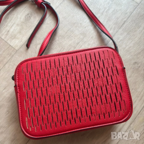 Нова червена чанта, снимка 4 - Чанти - 51544383