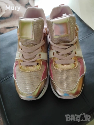 Дамски маратонки, снимка 2 - Маратонки - 53232752