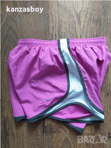 nike - страхотни дамски шорти КАТО НОВИ, снимка 4 - Спортни екипи - 33050154