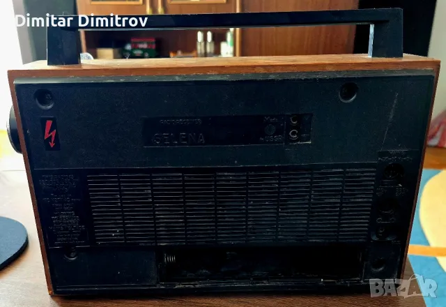 Радио-транзистор Selena, снимка 4 - Радиокасетофони, транзистори - 49586461