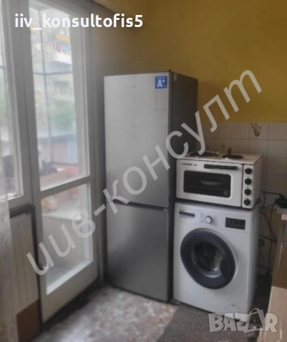 Тристаен апартамент на междинен етаж, широк център, снимка 12 - Апартаменти - 52235079