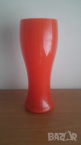 Соц стъкло ваза ретро червена, снимка 1 - Вази - 28927422
