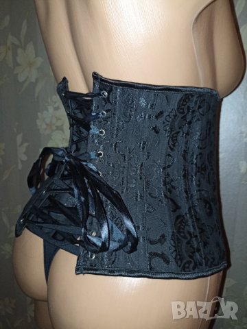 Нов черен корсет в готически стил с отворен бюст + подарък прашки- М, снимка 11 - Корсети, бюстиета, топове - 39806561