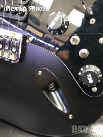  Squier Stratocaster Custom, снимка 12 - Китари - 53131167